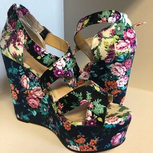 Aldo platform flower sandals